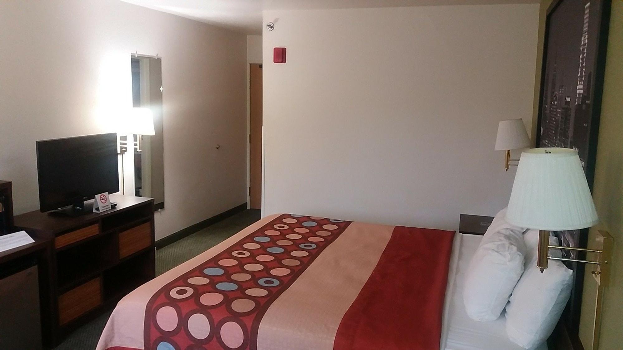 Hotel Super 8 By Wyndham West Middlesex/Sharon Area Exterior foto